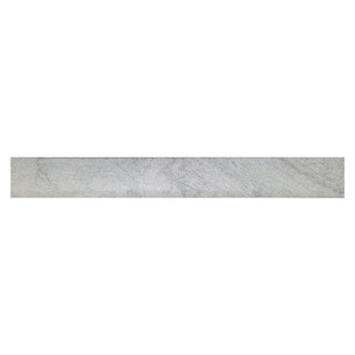 Sokkelflise i porcelænsstentøj, Arena Grey, stenimitation, blank, 7,5 × 60 cm