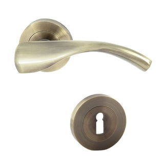 Dørgreb med rund rosette til trædør, Bilbao Gato BB(K) RR55AB, zamak, antik, 125×55 mm