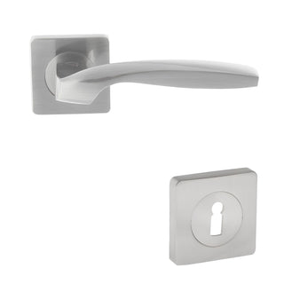 Dørgreb med firkantet rosette til trædør, Dubai Gato BB(K) RS55SN, zamak, satin, 130×55 mm